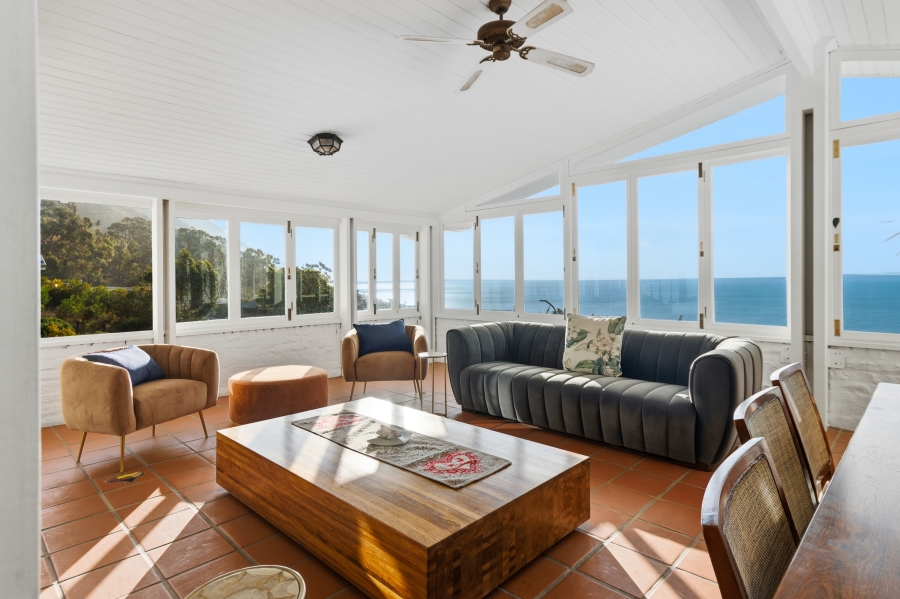 7 Bedroom Property for Sale in Mountainside Western Cape